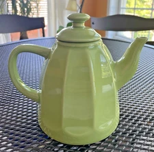Vintage 2003 Chantal Green Ceramic 3 Cup Tea Pot With Lid Panel Design 92-TP12Q