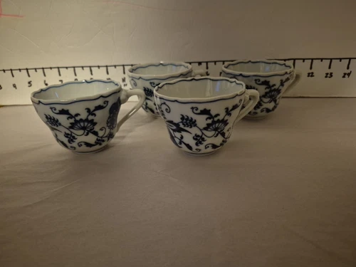4 Vntg Blue Danube Blue Onion Coffee~Tea Mugs Scalloped Porcelain Japan