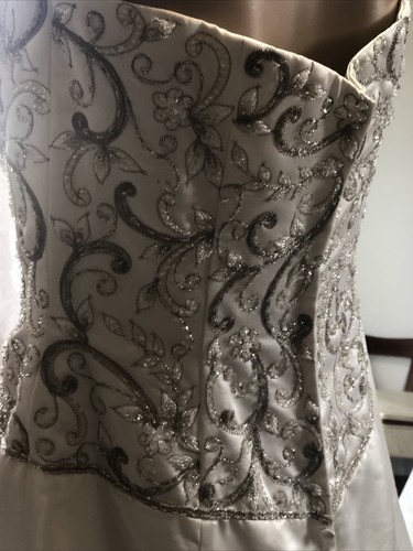 Casablanca wedding dress size 14 Ivory & Silver Embellishments dress with train - Picture 13 of 21