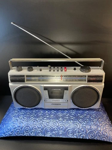 VINTAGE 80's Sanyo Boombox M9705 AM/FM Cassette 17” Boombox Working Read