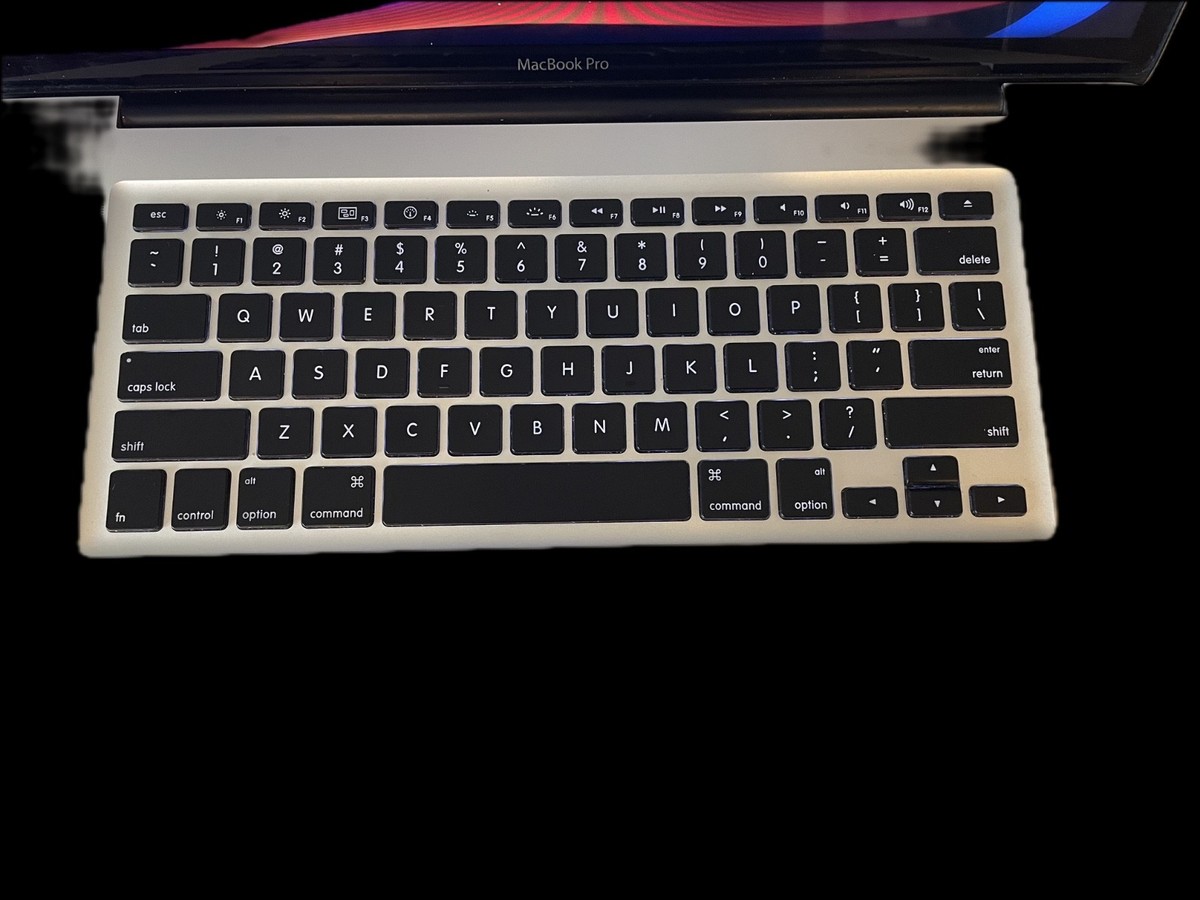 2011 MacBook Pro 17'' 16GB RAM QUAD-Core i7 2.2GHz (3.3GHz TURBO