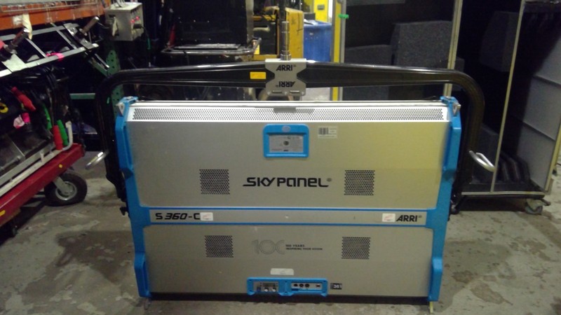 ARRI SkyPanel S360-C LED Softlight L0.0016325 L0.0016326