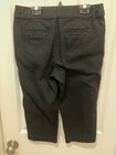 St. John's Bay Woman's Capri Pants Size 6 Black Mid-Rise Stretch NWOT — photo 4