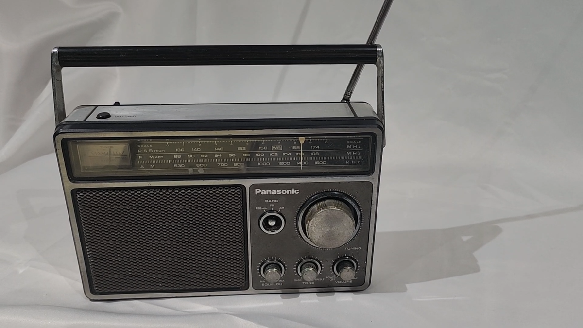 National ラジオ RF-1090 Vintage Panasonic 3-Band Portable Radio Model RF-1090 AM/FM/PSB