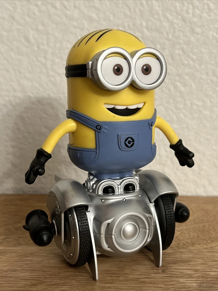 MINION TURBO DAVE 5.5” FIGURE SELF BALANCING ROBOT PLASTIC TOY - Image 3 of 4