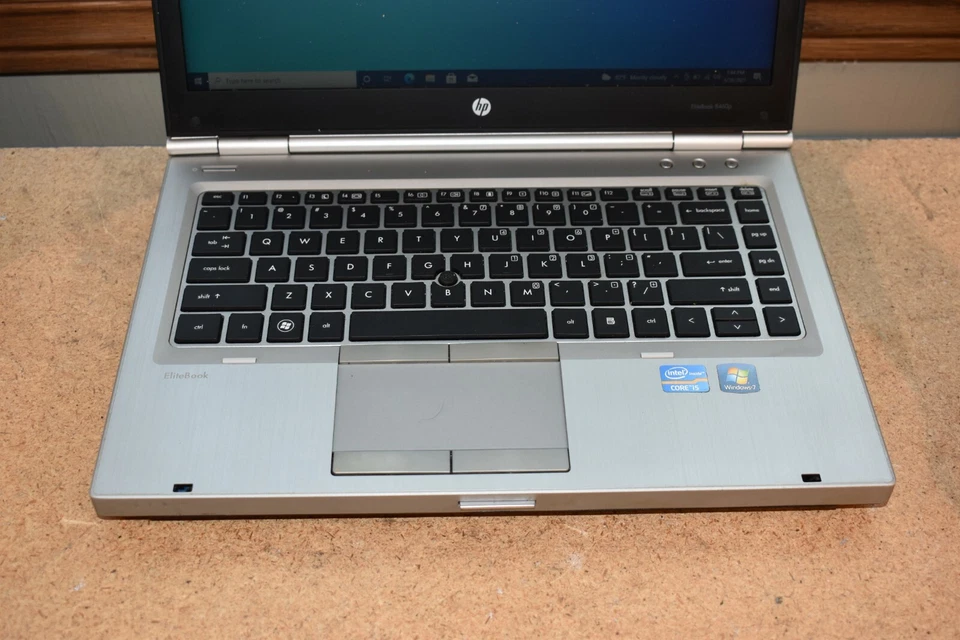 HP Elitebook 8460p Core i5 8GB RAM 128GB SSD Windows 10 WiFi AMD Radeon HD 6470M Foto 2 de 4