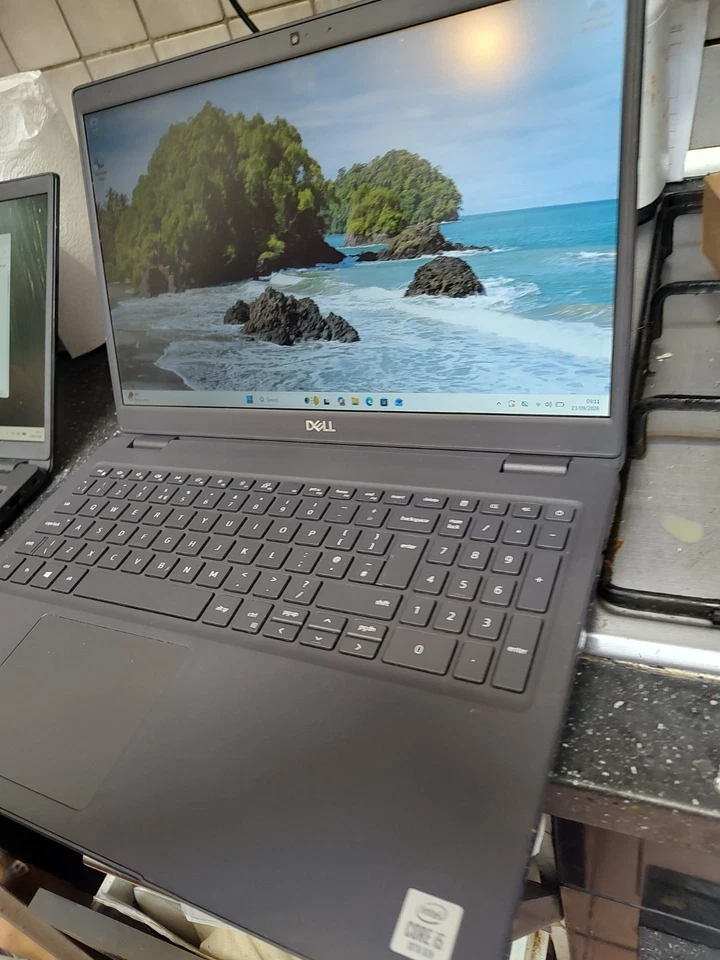 Dell Latitude 3510 · i5-10210U · 8GB · 256GB, foto 3 di 5