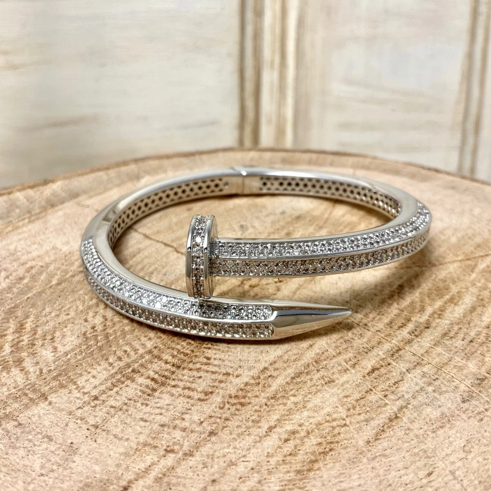 Grueso Impresionante Pulsera Chapada en Oro Blanco Apilable Alta Gama Diseño Único