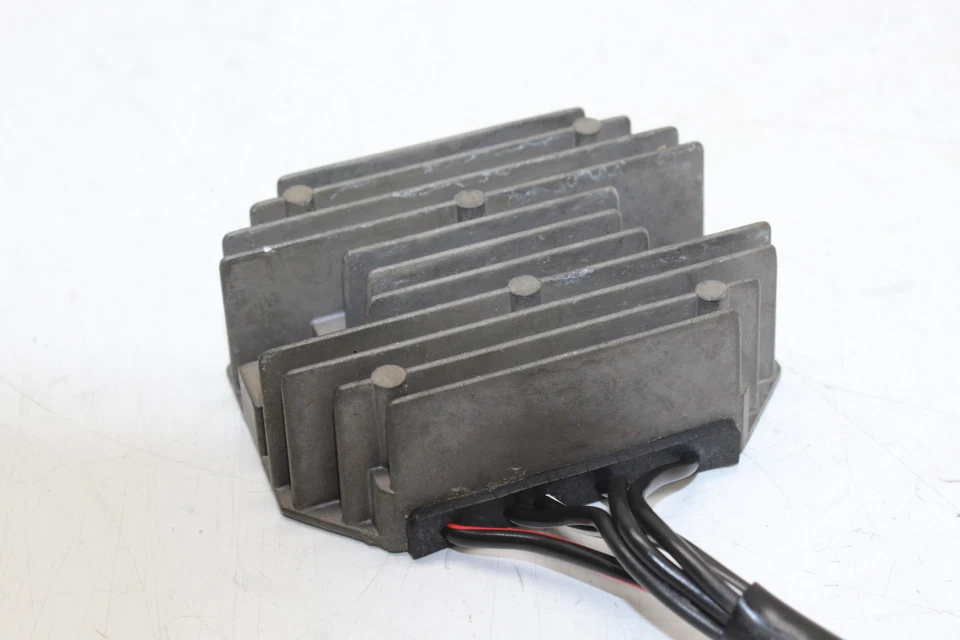 2000 Suzuki Gs500e Rectifier Voltage Regulator OEM - Image 3 of 4