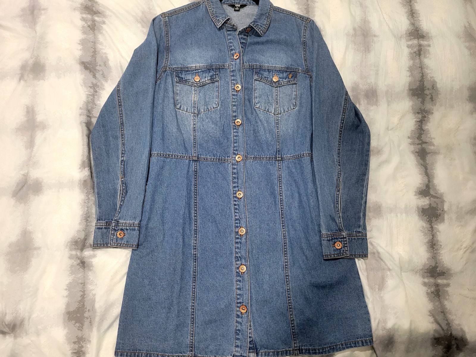 Frye Women's Blue Light Wash Long Sleeve Denim Button Shirt Dress Size Medium