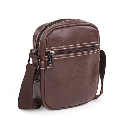 Herren Umhängetasche. Elegante Herren Echtleder Tasche und komp...