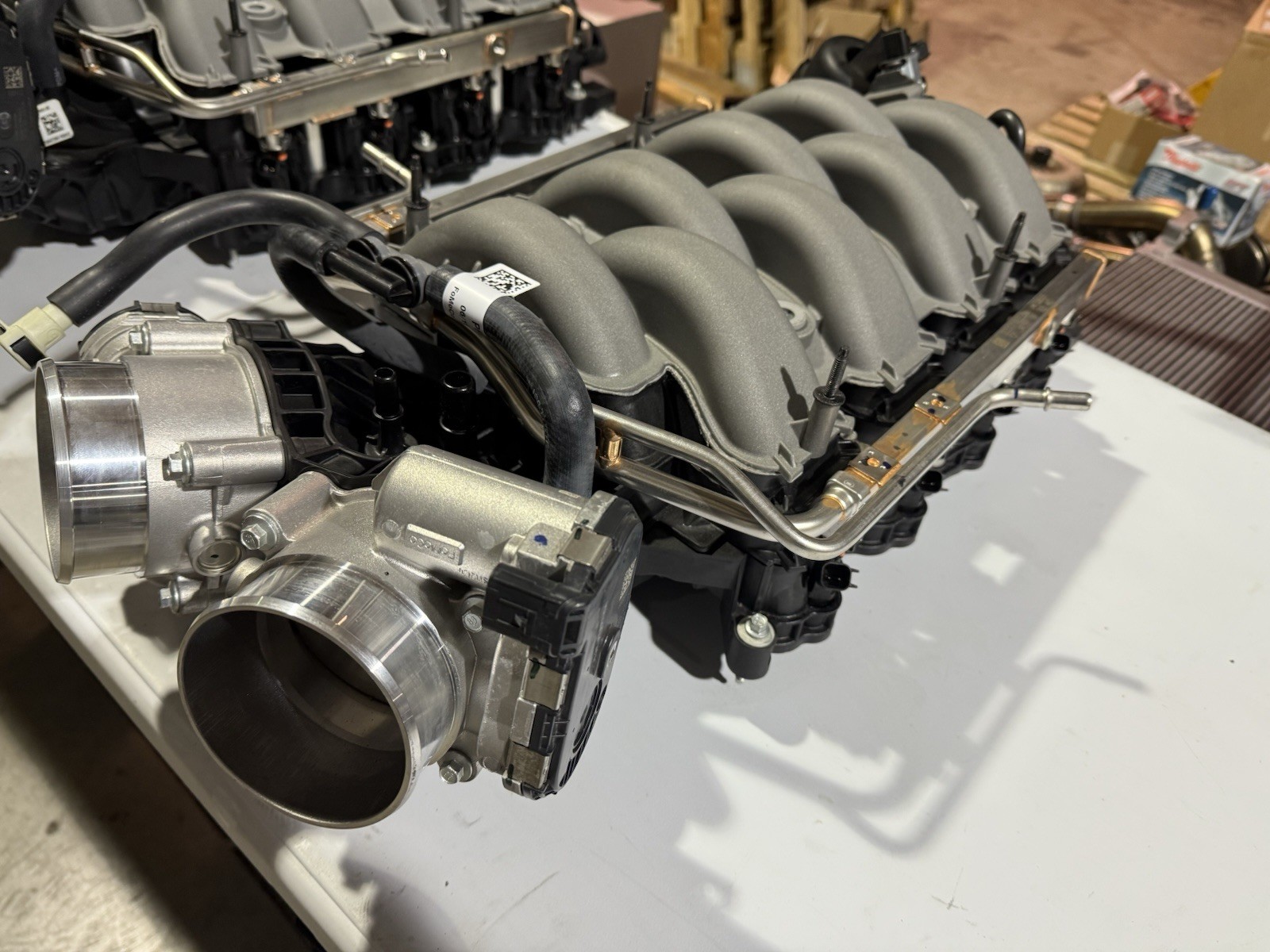 2024 - 2026 Mustang GT 5.0 Intake Manifold w/ Injectors rail throttle body used