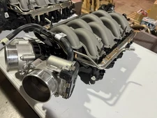 2024 - 25 Mustang GT 5.0 Intake Manifold w/ Injectors rail throttle body used