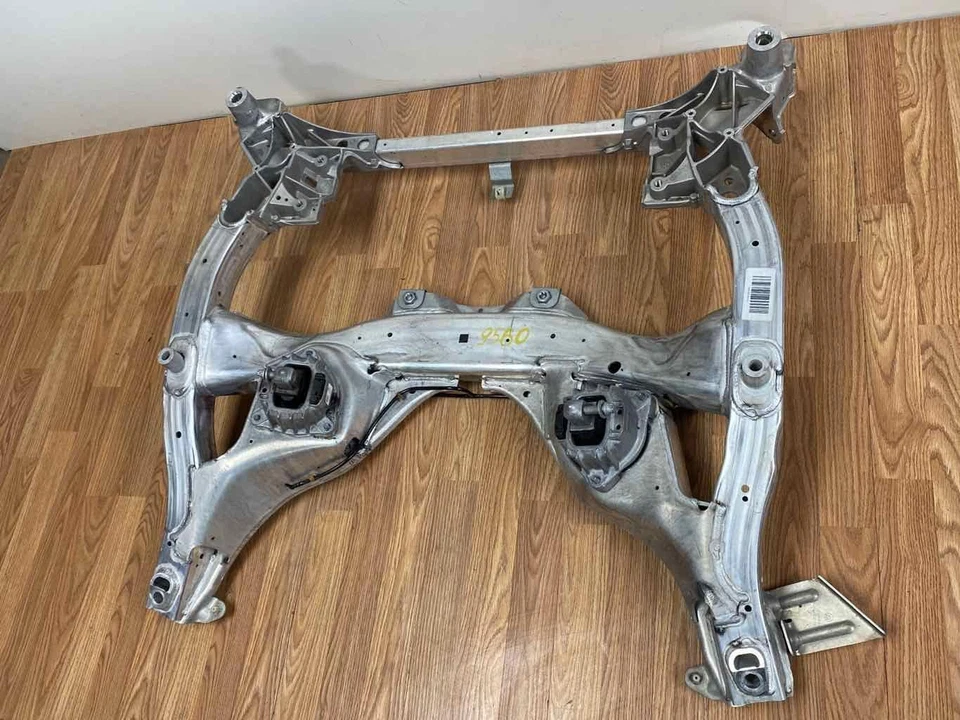 Se adapta a BMW 535D 2014-2015 3,0 L diésel tracción trasera subchasis delantero travesaño OEM Foto 2 de 4