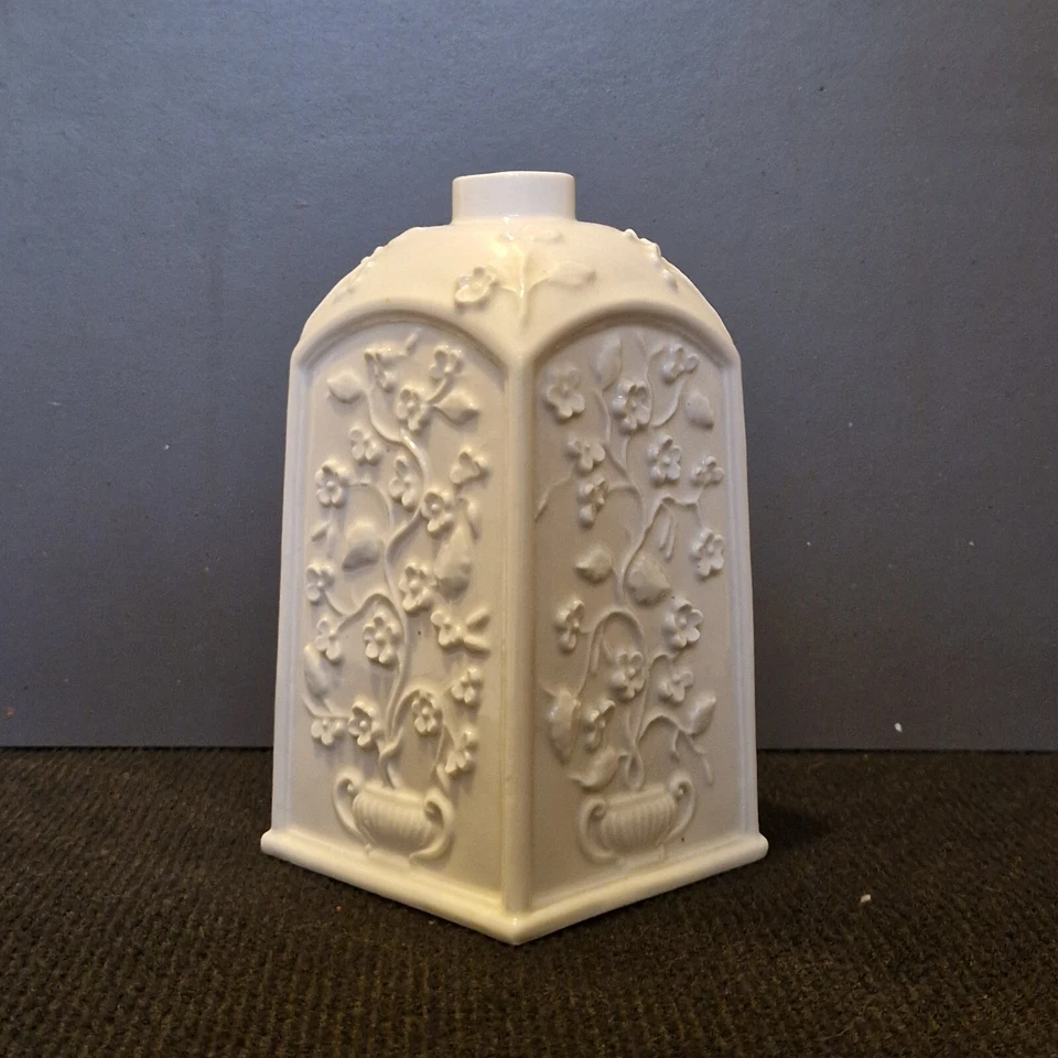 Saint Cloud - Porcelaine tendre - Flacon H. 18 cm - Fleurs de cerisier - XVIII - Photo 4/4