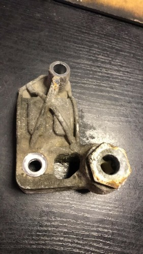 Mercedes-Benz E (W211) Stabilisator Buchse Halter vorne A2113231226