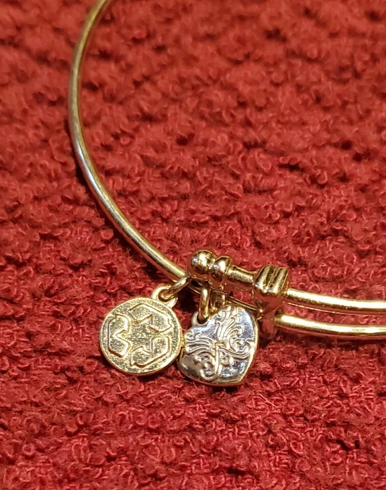 Pulsera Angélica Cruz Dije Tono Plateado Foto 3 de 4