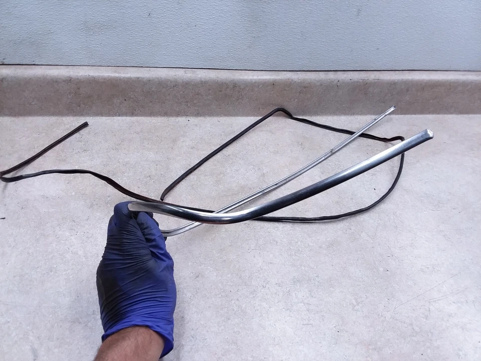 Tapicería de asiento de metal y vinilo vintage 1975 ANX-C5 Suzuki 380 GT GT380 Sebring Foto 4 de 4