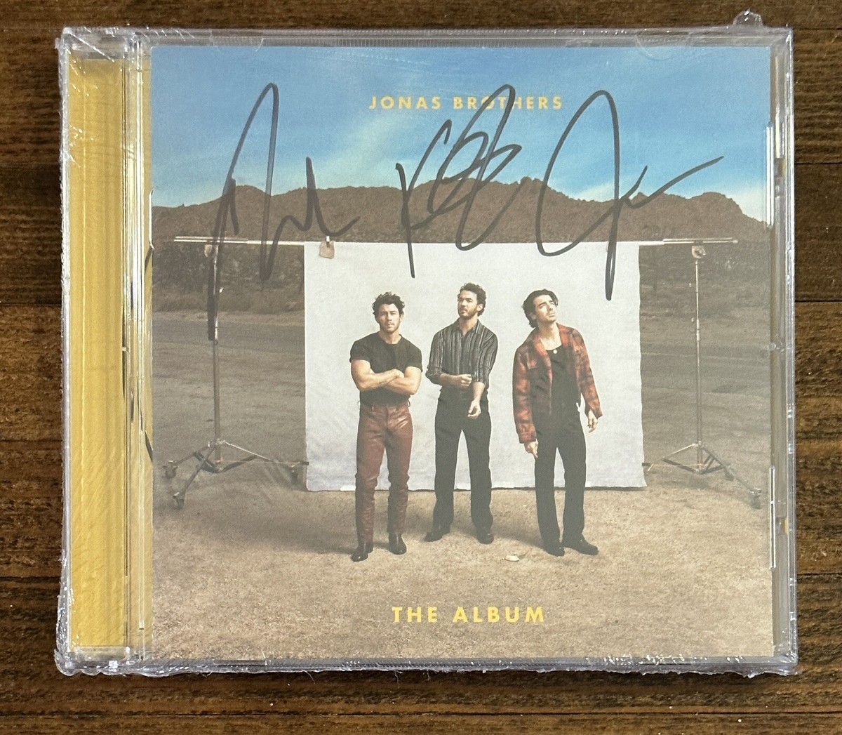 JONAS BROTHERS THE ALBUM NEW SIGNED CD FULL BAND Nick Joe & Kevin