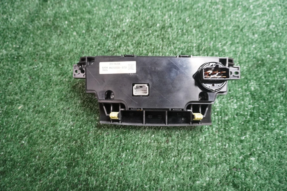 2010 2011 2012 2013 SUBARU LEGACY TEMPERATURE AC Control PANEL OEM 72311AJ08A - Image 2 of 4