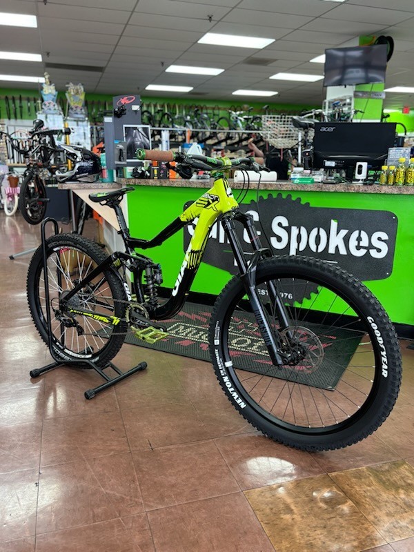 (New) 2011 Giant Reign SX – Custom Build – Mullet (27.5” Front /26” Rear) – Size Small (1500.00 USD)