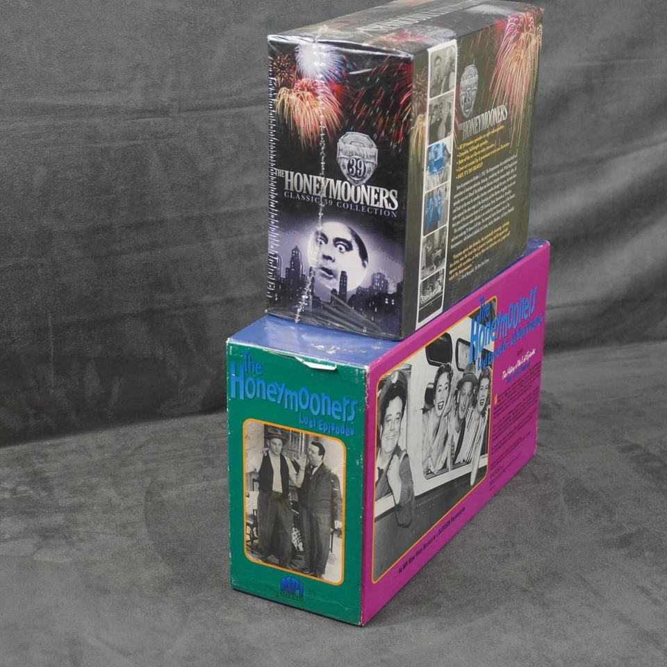 Vintage The Honeymooners VHS Classic 39 Episodes & Lost Episodes Box Sets Comedy Foto 3 de 4