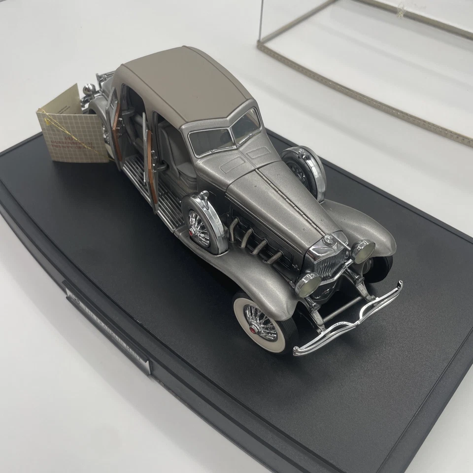 Franklin Mint escala 1/24 251022H - 1933 Duesenberg SJ Twenty Grand - gris Foto 3 de 4