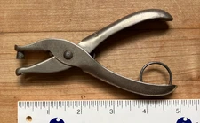ACCO 74005 PAPER SINGLE HOLE PUNCHER TOOL Vintage Works Great