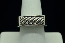 STERLING SILVER CUT OUT DESIGN RING SZ 8.5 E775