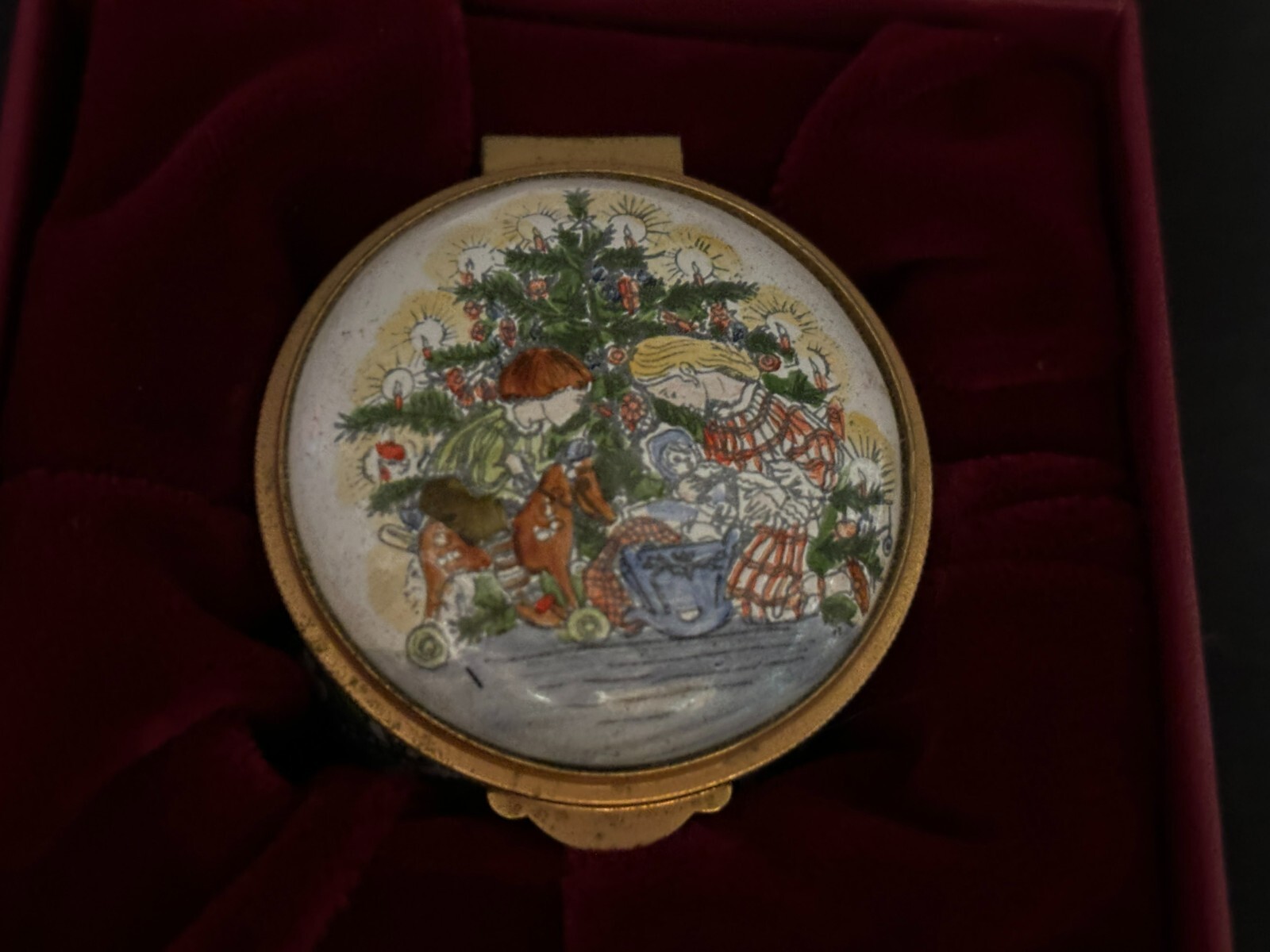Staffordshire Enamel Trinket Box 