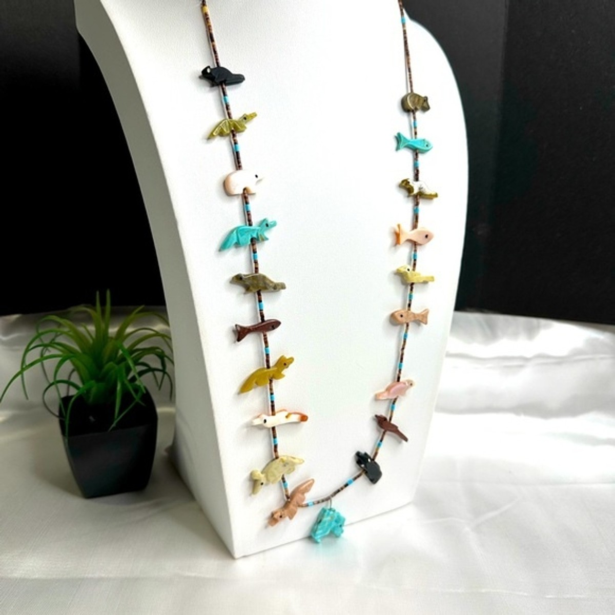 アクセサリー U.S vintage Animal Fetish necklace Vintage Zuni Native American Carved Animal Fetish necklace