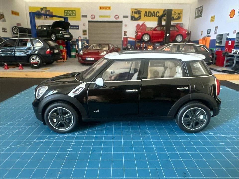 1:18 Norev Mini Cooper S - Immagine 2 di 4