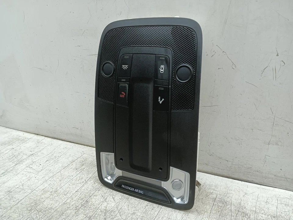AUDI A1 LUZ DE CORTESÍA TECHO INTERIOR 81A947135S MK2 2018-2020 Foto 4 de 4
