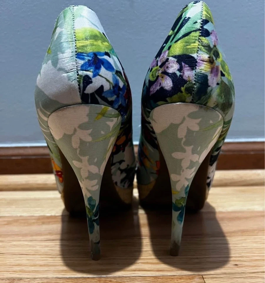 Zapatos de plataforma de aguja textil con estampado floral APT 9 para mujer Foto 4 de 4