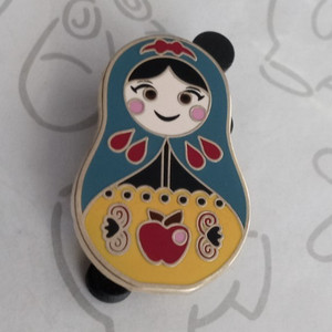 Snow White & the Seven Dwarfs Nesting Dolls Matryoshka Mystery Disney Pin 101911