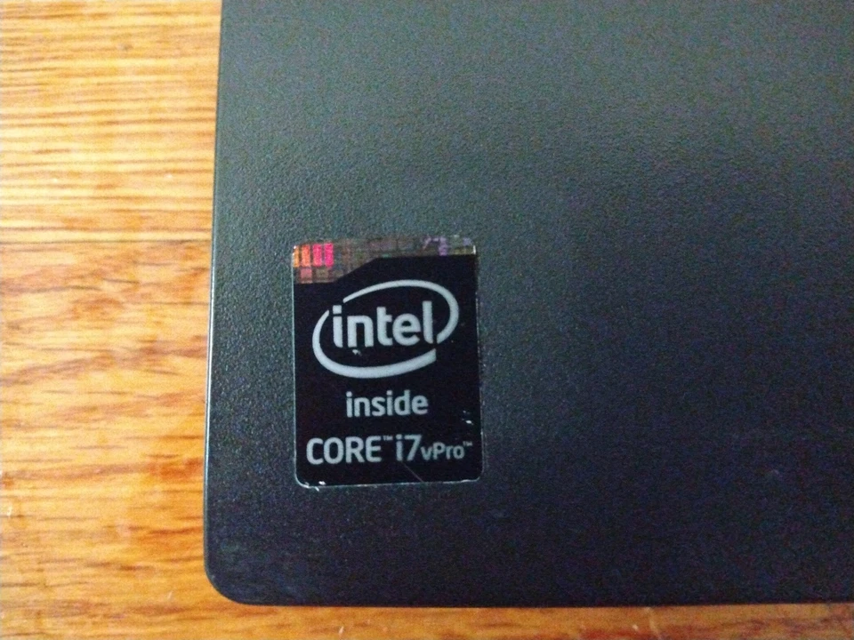 Lenovo ThinkPad W540 CORE i7-4700M @ 2,9 GHz 16 GB RAM (sin disco duro/sistema operativo) Foto 2 de 4