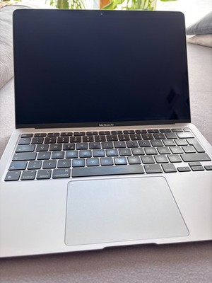 MacBook Air mit Apple M1-Chip silber 256GB