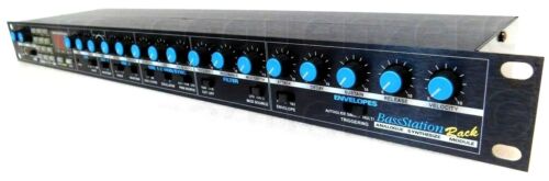 Novation Bass Station Analog Monophonic Synth TB-303 Moog +Neuwertig+ Garantie