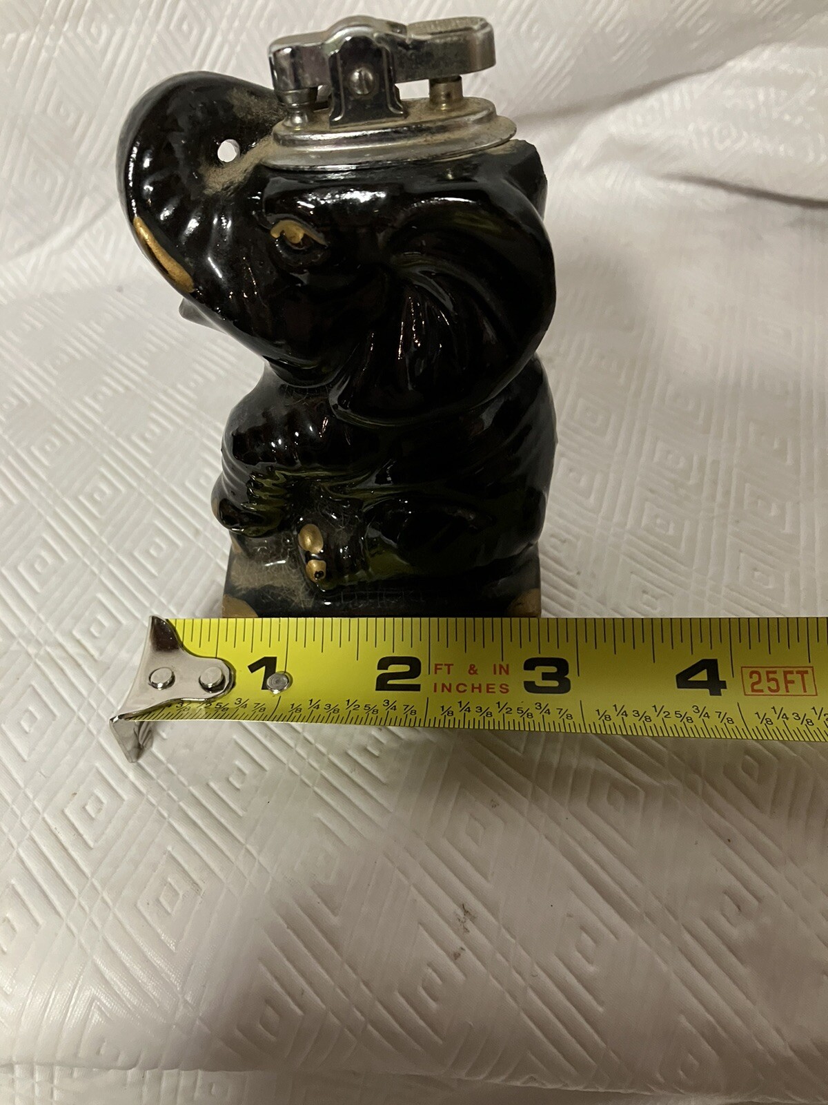 CERAMIC ELEPHANT LIGHTER STILL SPARKS SEE DESCRIPTION 