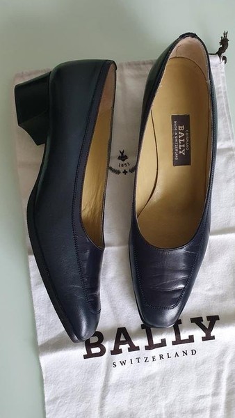 Women Bally Heels Black Leather 38.5