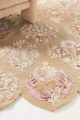 Hand-Tufted Wool & Silk Floral Rug Neutral Scalloped Edge Carpet - handmade rug