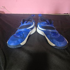 Nike Team Hustle D 11 Size 6.5Y Blue White Basketball Shoes
