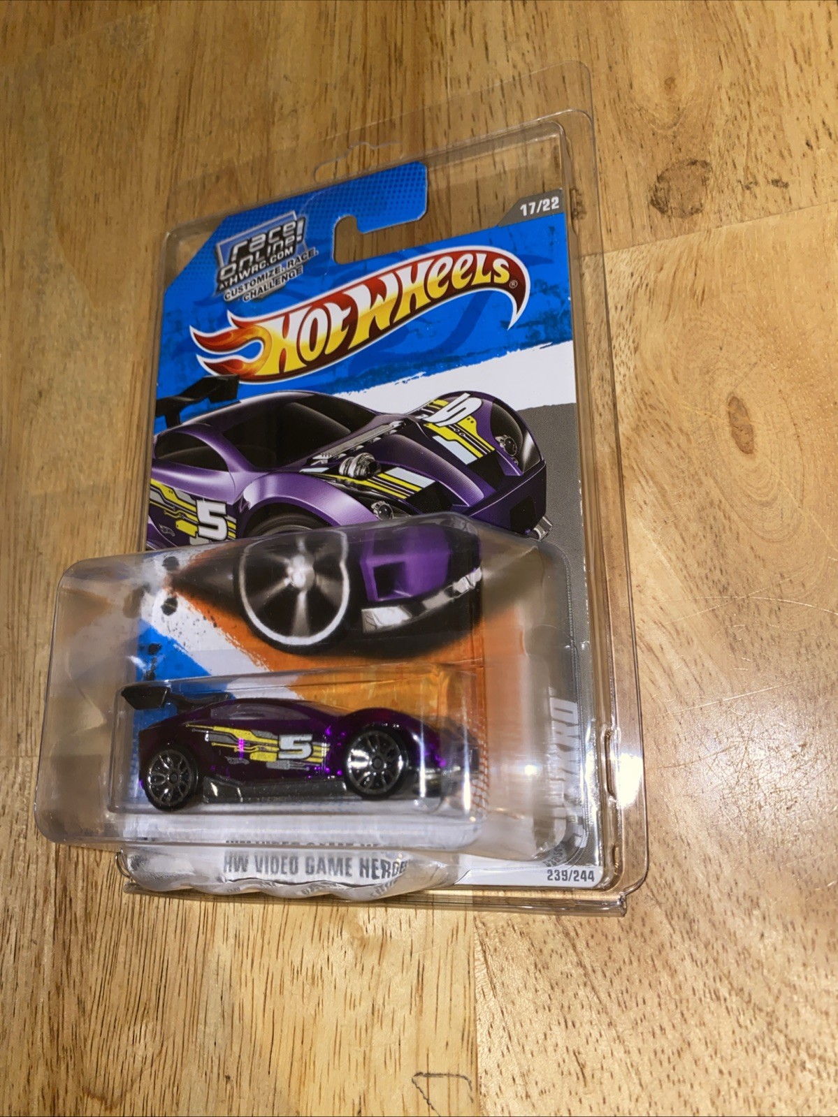 Hot Wheels 2010 HW Video Game Heroes 17/22 239 Synkro PURPLE