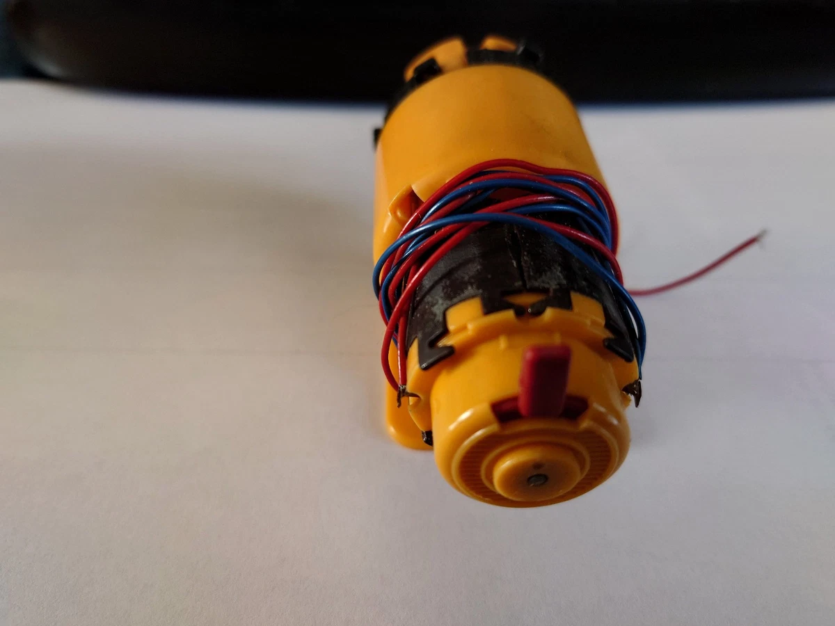 ANCIEN MOTEUR UNIVERSEL en 100 volts EUR 20,00 - FR