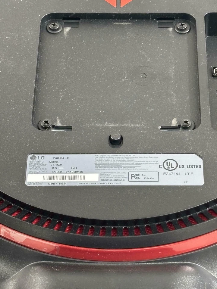 LG UltraGear QHD 27-Inch Gaming Monitor 27GL83A-B - IPS 1ms (LCD Damaged) - Image 4 of 4