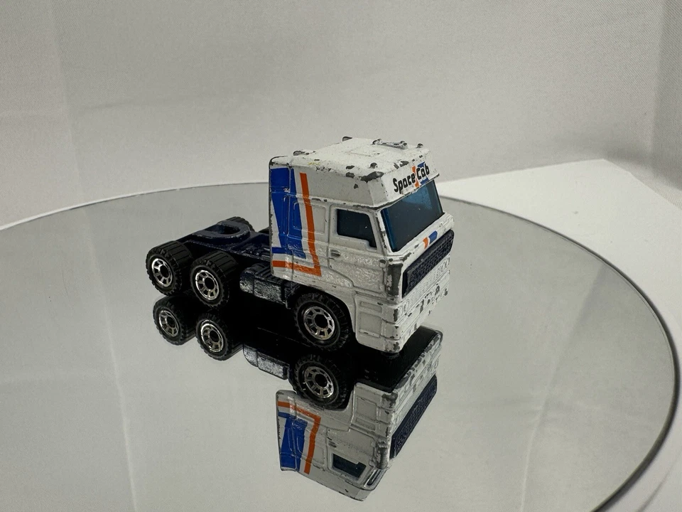 Matchbox Convoy CY25 DAF 3300 Space Cab Box Truck Blue Orange. 1/86 Macau Rare! - Image 3 of 4