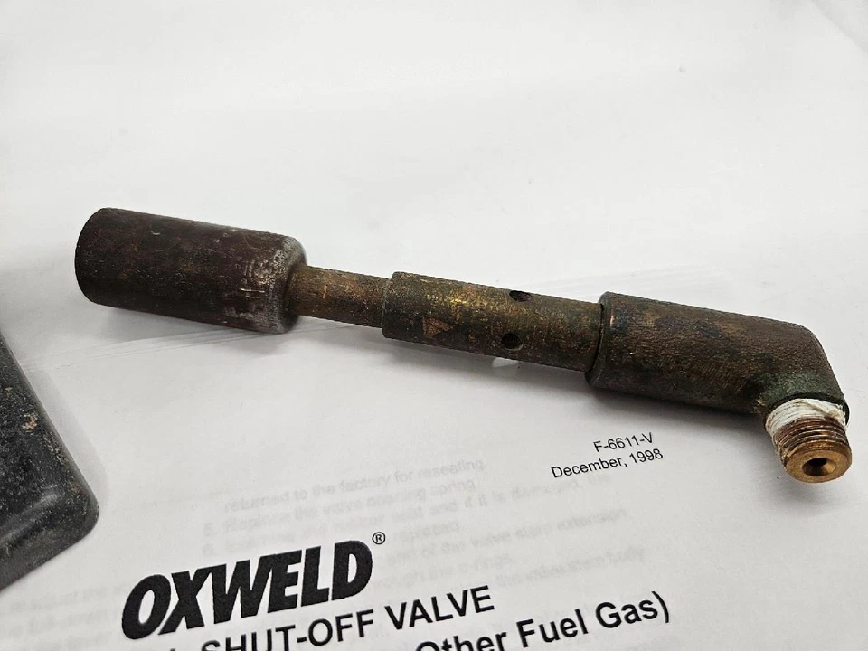 Válvula de cierre doble de oxígeno/acetileno OXWELD ESAB V-31 con piloto Foto 4 de 4