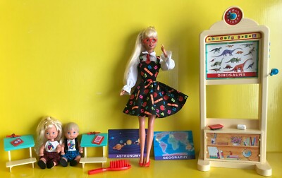 1995 Teacher Barbie Doll Playset - Girl & Boy Students - Mattel