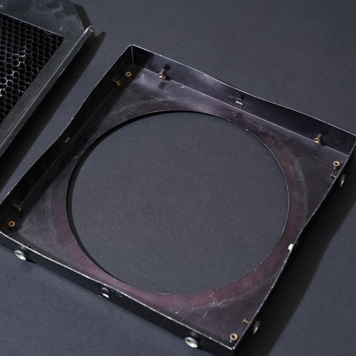 ELINCHROM Square Honeycomb Grid Wide Spot with 21cm Gel Holder Frame A7474 - Picture 8 of 9
