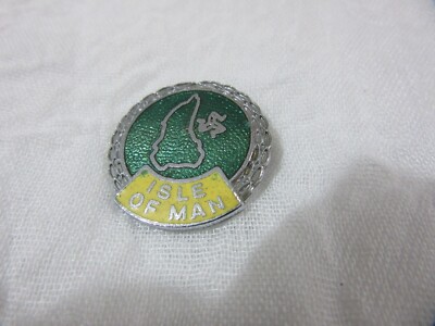 ISLE OF MAN MANX TT VINTAGE PIN BADGE